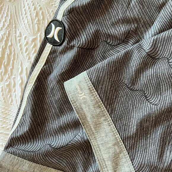 Men's Hurley Black and Grey Boardshorts Size 36 Used/Good Condition - Picture 4 of 5